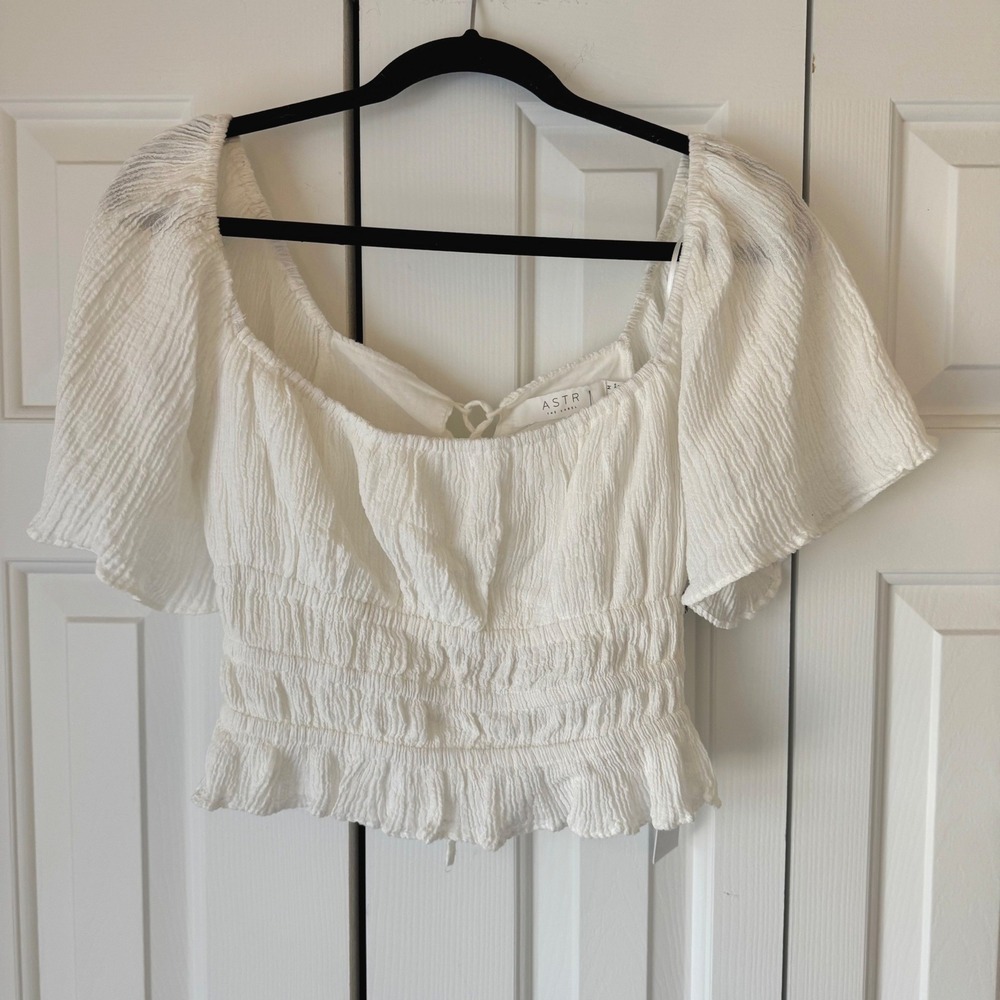 ASTR The Label White Smocked Lace Up Back Crop Top Blouse AT17716 Womens Medium